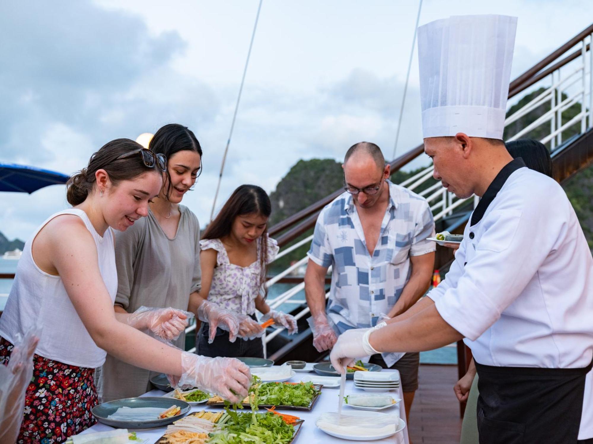 Hotel M'Gloria Cruise Hạ Long Exterior foto